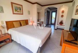 TWO 3+1 Bedroom Villas with Garden and Pool, Albufeira TWO 3+1 Bedroom Villas with Garden and Pool, Albufeira