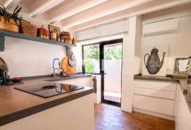 Single-Storey 3+1 Bedroom Villa with Pool and Golf Front in Vilamoura