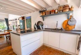 Single-Storey 3+1 Bedroom Villa with Pool and Golf Front in Vilamoura