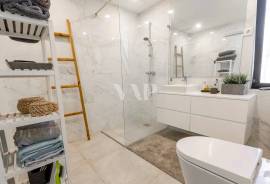 Single-Storey 3+1 Bedroom Villa with Pool and Golf Front in Vilamoura