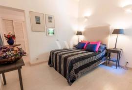 Single-Storey 3+1 Bedroom Villa with Pool and Golf Front in Vilamoura