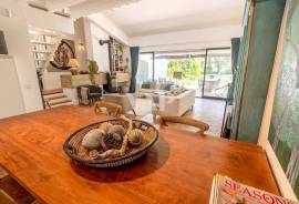 Single-Storey 3+1 Bedroom Villa with Pool and Golf Front in Vilamoura