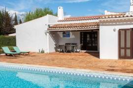 2-Bed Villa with Private Pool and Mountain Views - Serra e Mar