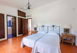 2-Bed Villa with Private Pool and Mountain Views - Serra e Mar