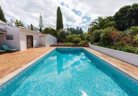 2-Bed Villa with Private Pool and Mountain Views - Serra e Mar