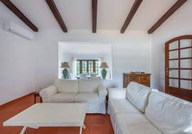 2-Bed Villa with Private Pool and Mountain Views - Serra e Mar