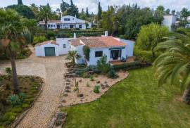 2-Bed Villa with Private Pool and Mountain Views - Serra e Mar