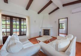 2-Bed Villa with Private Pool and Mountain Views - Serra e Mar