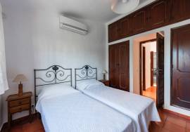 2-Bed Villa with Private Pool and Mountain Views - Serra e Mar