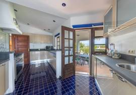 Stunning 4-Bed Villa With Private Pool- Serra e Mar