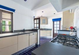 Stunning 4-Bed Villa With Private Pool- Serra e Mar