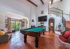 Stunning 4-Bed Villa With Private Pool- Serra e Mar