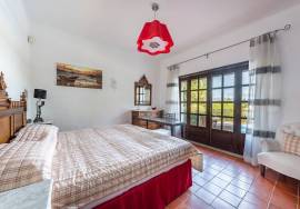 Stunning 4-Bed Villa With Private Pool- Serra e Mar