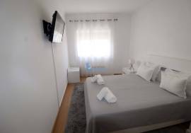 T0+1 with swimming pool, garage and children's playground located in Jardim Village in Armação de Pêra