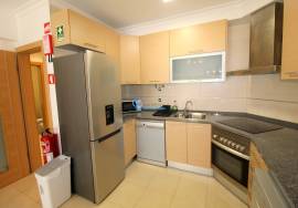 T0+1 with swimming pool, garage and children's playground located in Jardim Village in Armação de Pêra