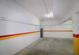 T0+1 with swimming pool, garage and children's playground located in Jardim Village in Armação de Pêra