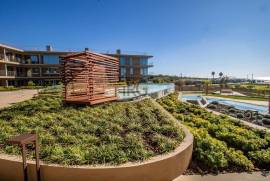 Stylish Ground-Floor Apartment with Sea Views in Horizon, Quarteira