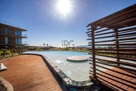 Stylish Ground-Floor Apartment with Sea Views in Horizon, Quarteira