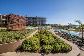 Stylish Ground-Floor Apartment with Sea Views in Horizon, Quarteira