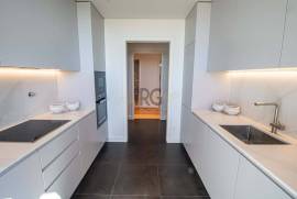 Stylish Ground-Floor Apartment with Sea Views in Horizon, Quarteira