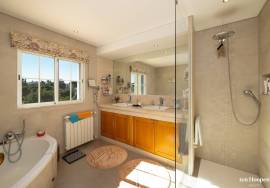 Spacious 3 bedroom Villa well situation in Golfe Santo Antonio