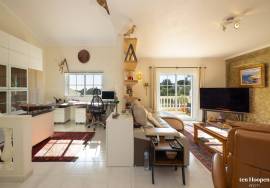 Spacious 3 bedroom Villa well situation in Golfe Santo Antonio