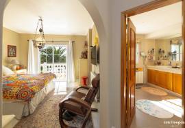 Spacious 3 bedroom Villa well situation in Golfe Santo Antonio
