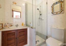 Spacious 3 bedroom Villa well situation in Golfe Santo Antonio