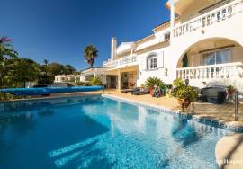 Spacious 3 bedroom Villa well situation in Golfe Santo Antonio