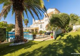 Spacious 3 bedroom Villa well situation in Golfe Santo Antonio