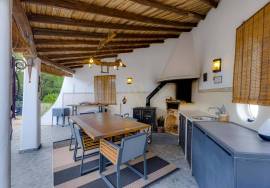 Superb 4 bedroom Algarvienne villa – swimming pool, large wooded land and almost self-sufficient in energy