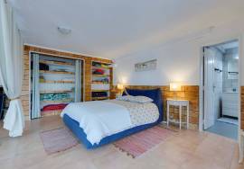 Superb 4 bedroom Algarvienne villa – swimming pool, large wooded land and almost self-sufficient in energy