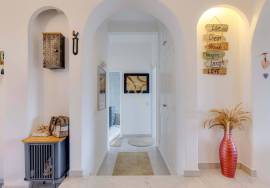 Superb 4 bedroom Algarvienne villa – swimming pool, large wooded land and almost self-sufficient in energy