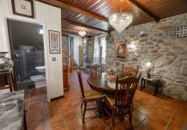 Country House with Pool and Independent Suite in the Center of Covas
