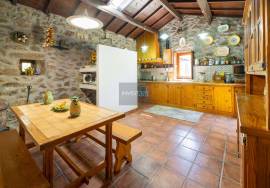 Country House with Pool and Independent Suite in the Center of Covas