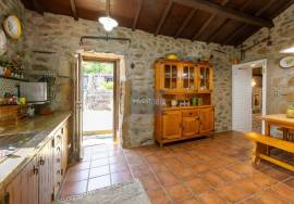 Country House with Pool and Independent Suite in the Center of Covas