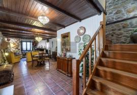 Country House with Pool and Independent Suite in the Center of Covas