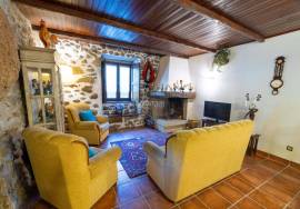 Country House with Pool and Independent Suite in the Center of Covas