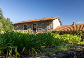 Country House with Pool and Independent Suite in the Center of Covas