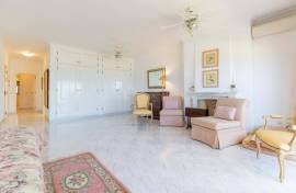 Sea View 180º – Magnificent 3 bedroom apartment in front of Quarteira Beach