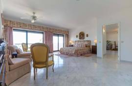 Sea View 180º – Magnificent 3 bedroom apartment in front of Quarteira Beach