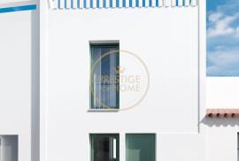 A complex of five ruins with an approved project for three two-bedroom houses and two one-bedroom houses in Benafim.