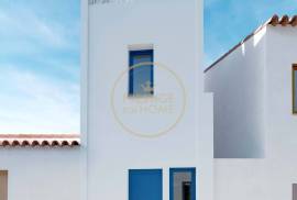 A complex of five ruins with an approved project for three two-bedroom houses and two one-bedroom houses in Benafim.