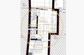 A complex of five ruins with an approved project for three two-bedroom houses and two one-bedroom houses in Benafim.