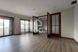 Commercial Space in the Center of Santo Tirso – Licensed for Office and Services