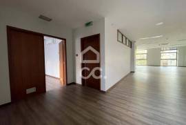 Commercial Space in the Center of Santo Tirso – Licensed for Office and Services