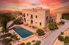 Exclusive renovated Mediterranean castle with panoramic views in Relleu