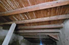 Stone Barn Of 90 M2 Onto Two Levels In The Centre Of An Historical Village.