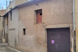 Stone Barn Of 90 M2 Onto Two Levels In The Centre Of An Historical Village.