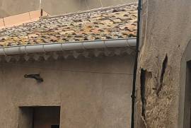 Stone Barn Of 90 M2 Onto Two Levels In The Centre Of An Historical Village.